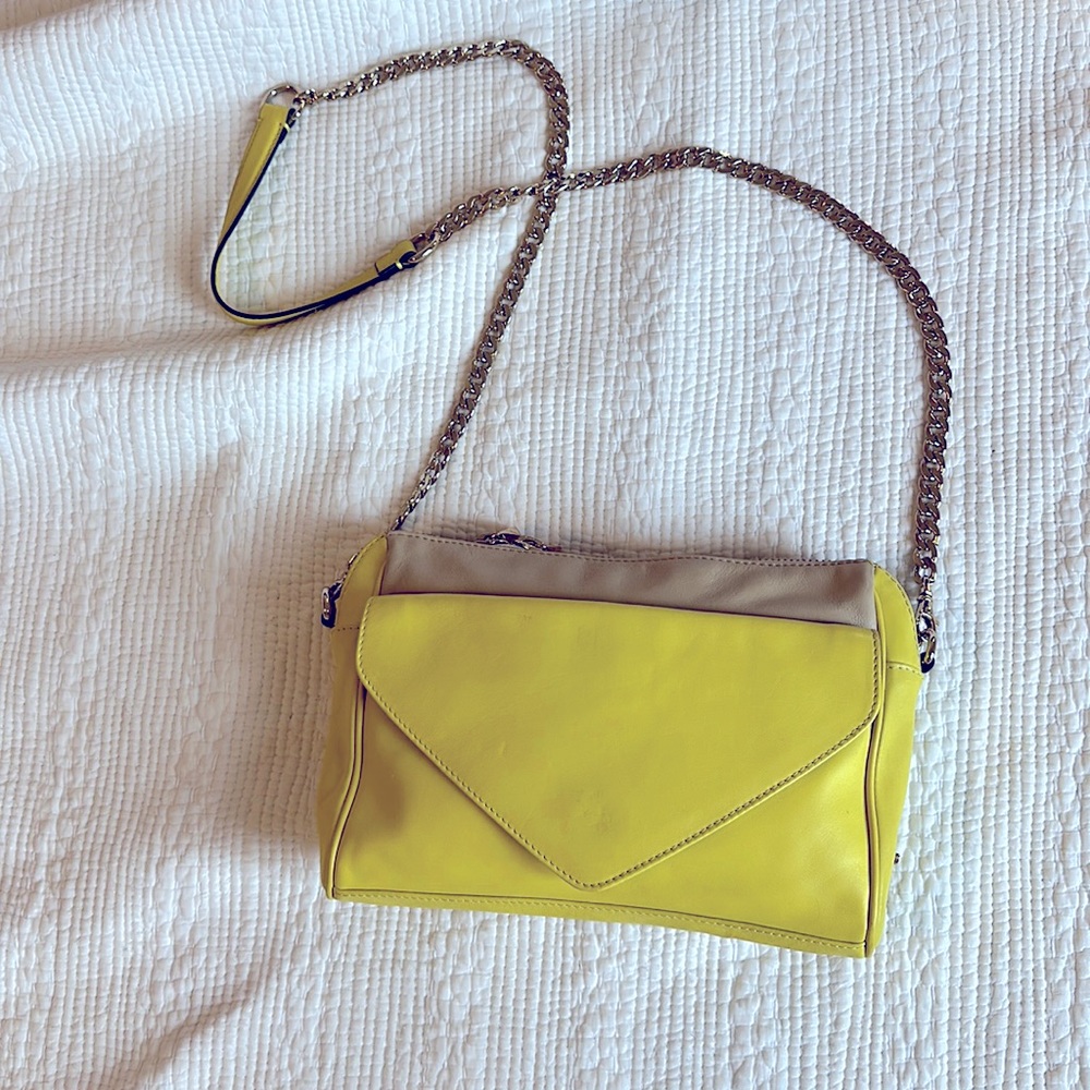 POUR LA VICTORIE - Neon leather crossbody